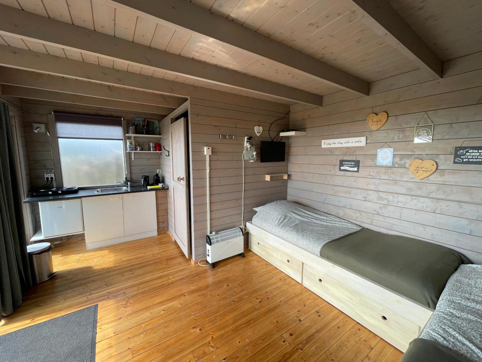 Вилла Logeerboerderij De Salix Hitzum Экстерьер фото